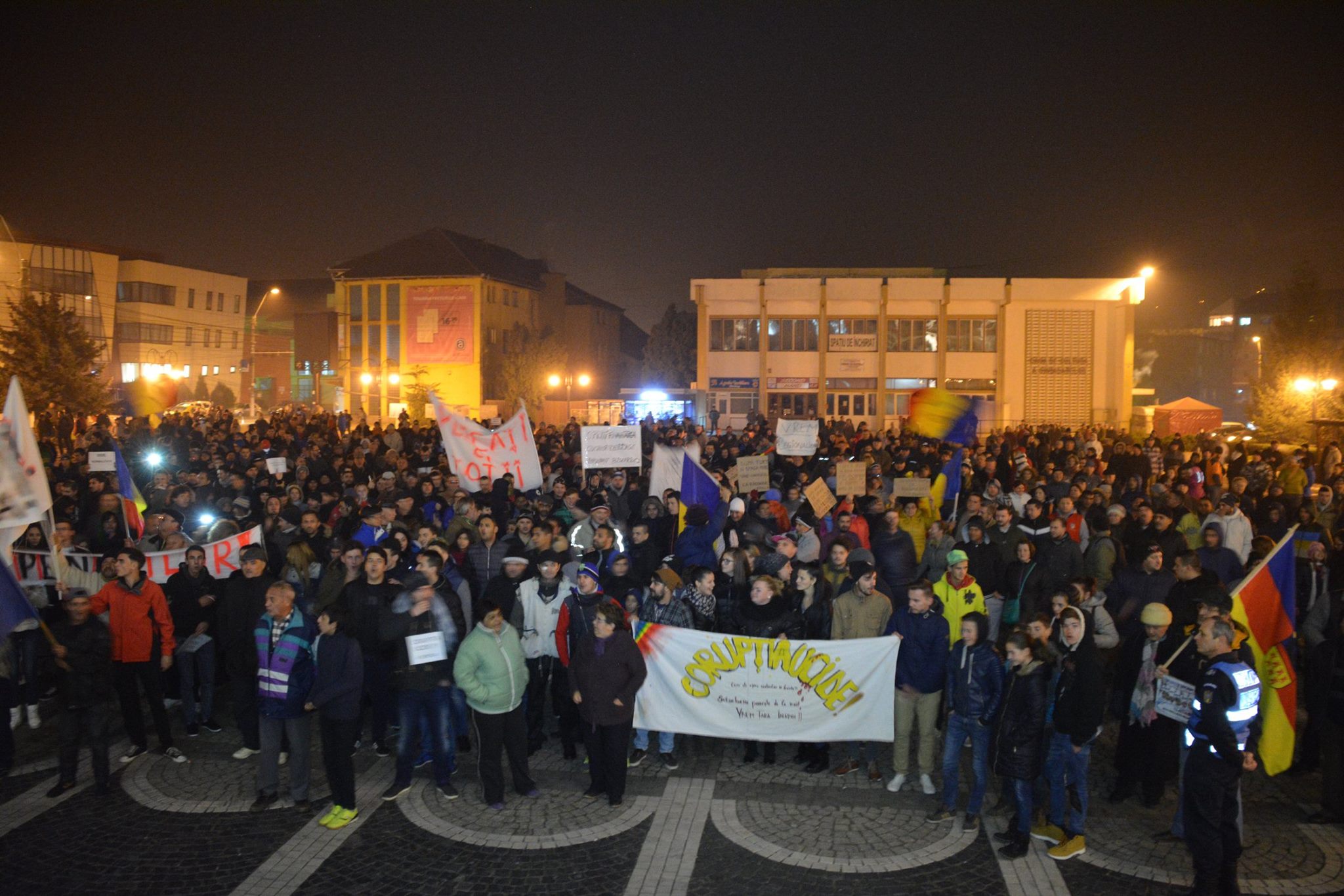 FOTO: Aproape 1.000 de persoane au protestat vineri, la Mediaș