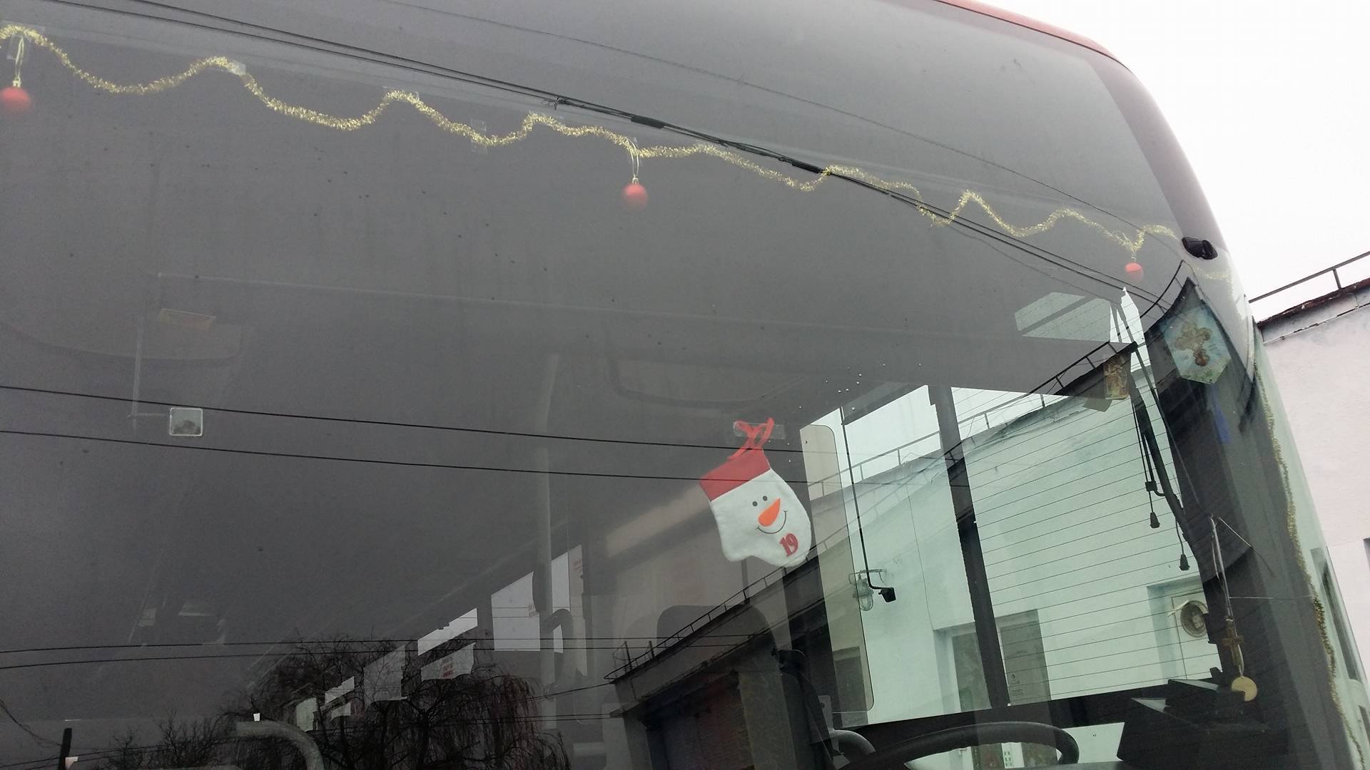 O femeie rănită în autobuz, șoferul a frânat brusc