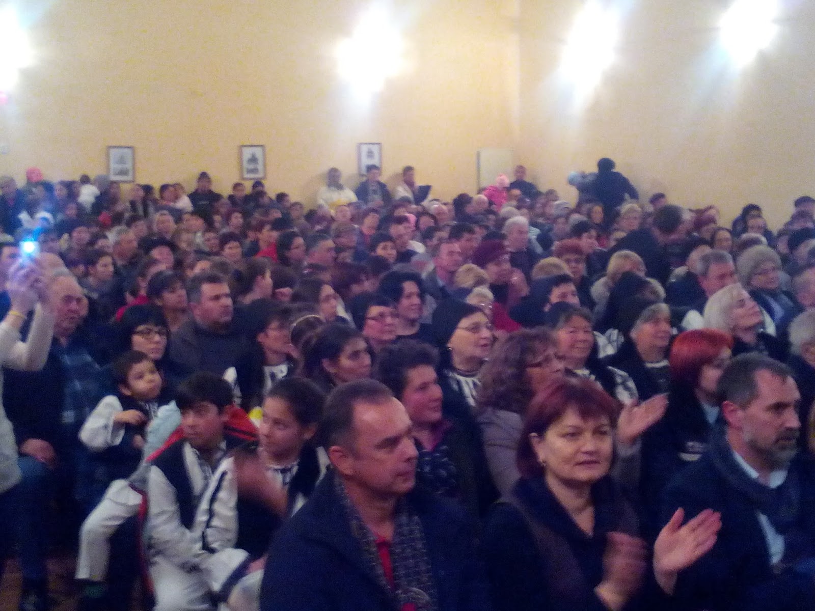 Locuitorii din Axente Sever au fost colindați de Dinu Iancu Sălăjanu și Dumitru Fărcaș