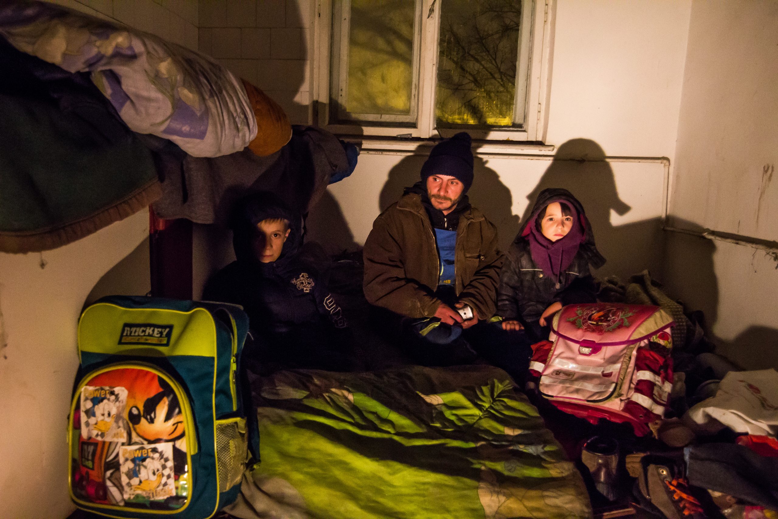 Caz disperat: Un tată cu trei copii riscă să ajungă în stradă înainte de Crăciun