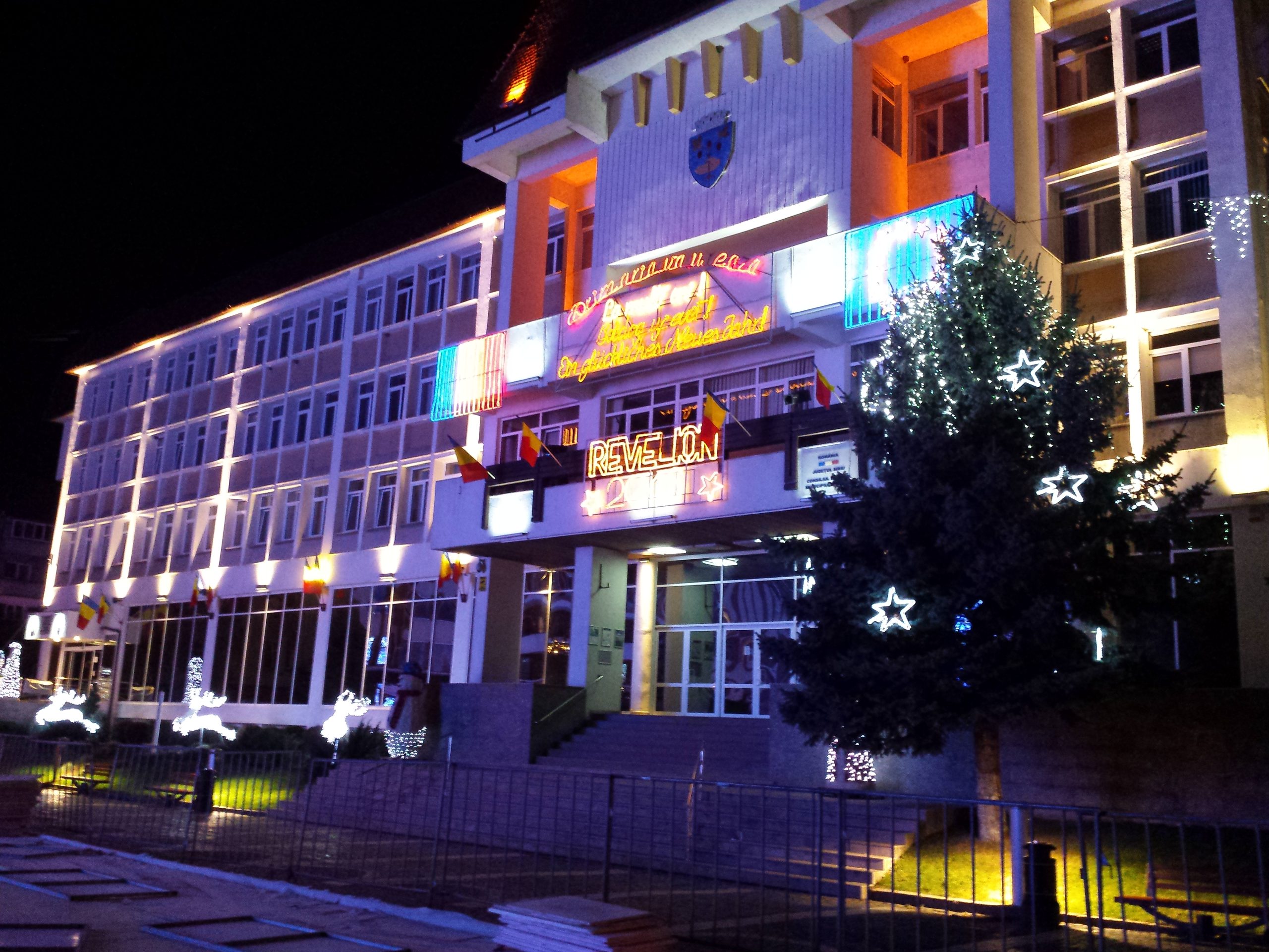 FOTO: A fost aprins iluminatul festiv de sărbători, la Mediaș