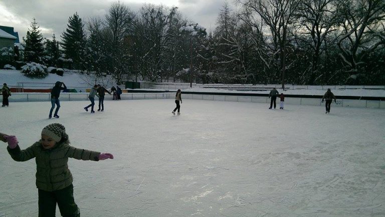 Patinoarul din Sibiu se deschide vineri