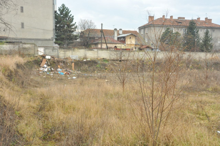Impozite uriașe pentru cinci terenuri de aproape 3 hectare, din Sibiu, pentru că au fost lăsate în paragină