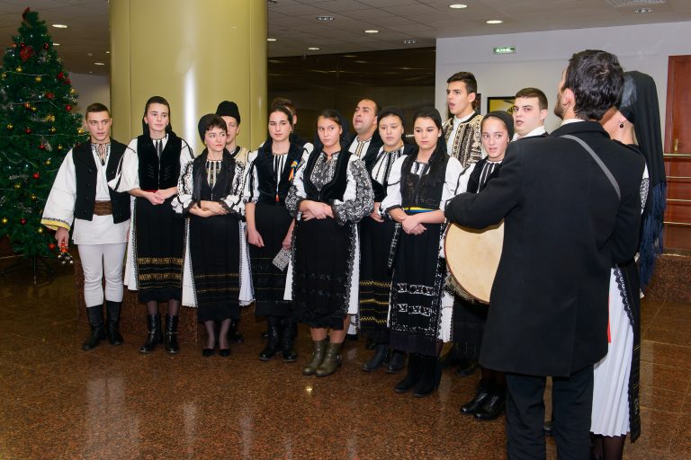 Elevii Şcolii Populare de Arte şi Meserii ,,Ilie Micu”Sibiu cântă la Ziua Unirii Principatelor