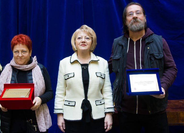 Soții Lia și Dan Perjovschi primesc titlul de „Ambasadori ai Sibiului”