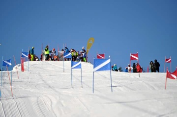 Peste 50 de concurenți la GS Kids Race – Cupa de ski ”Arena Copiilor”