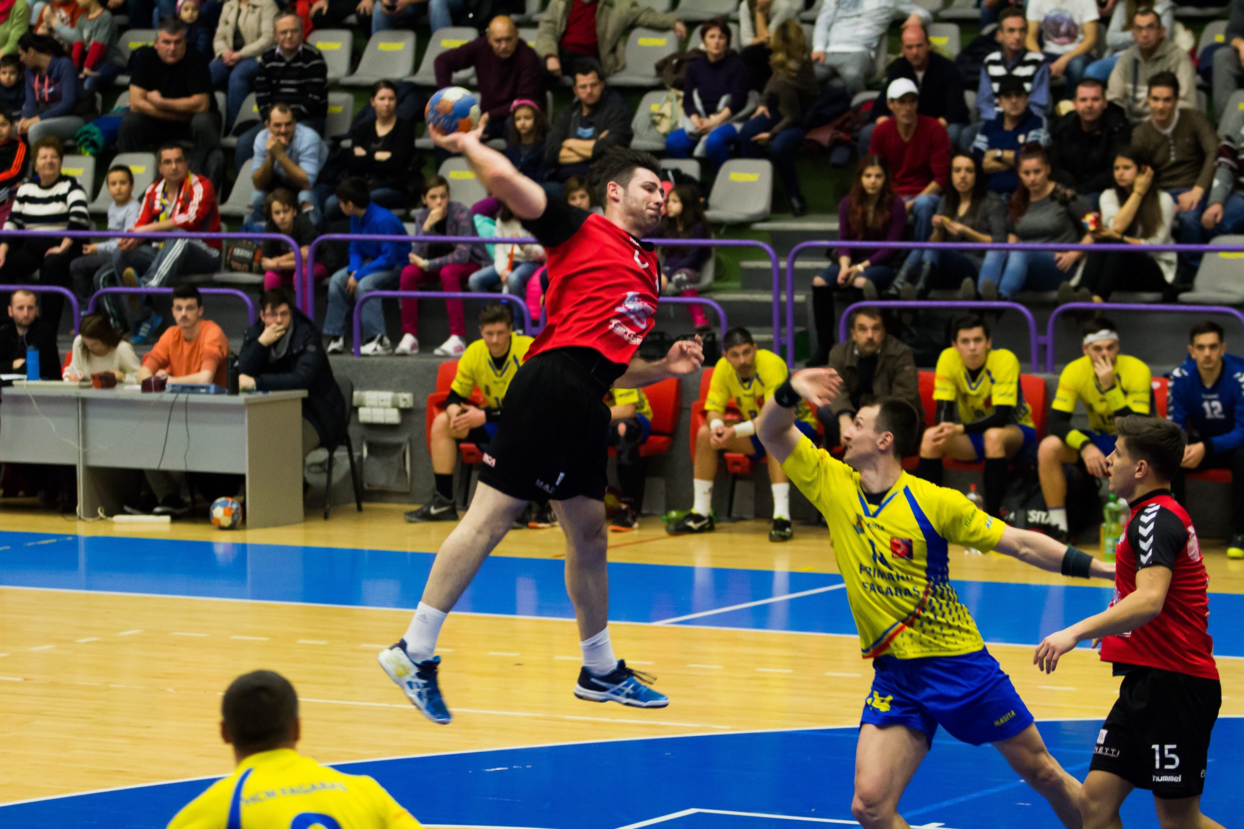 HC Sibiu, la primul eşec de pe teren propriu. Liderul din Făgăraş s-a impus cu 29 la 28 după o replică de lăudat a gazdelor