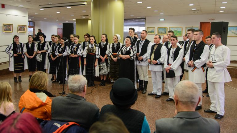 Spectacol artistic de Dragobete susținut de elevii Școlii Populare de Arte și Meserii „Ilie Micu”