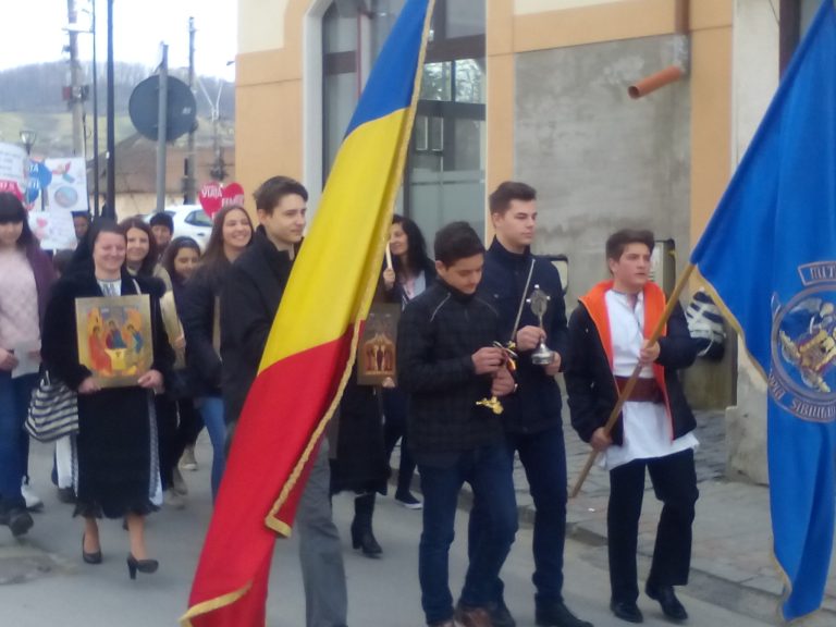 GALERIE FOTO – 1.000 persoane la Marșul pentru Viața de la Mediaș