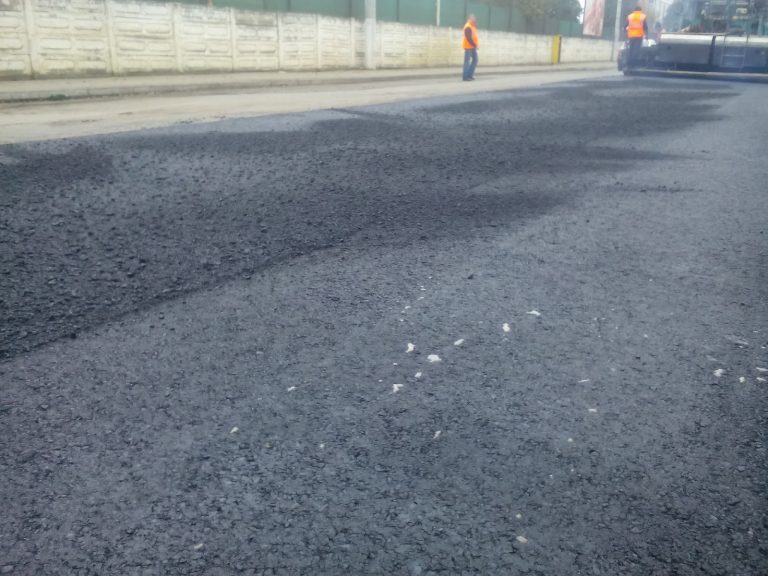 Societate de construcții penalizată pentru că nu a terminat la timp șase străzi din Mediaș