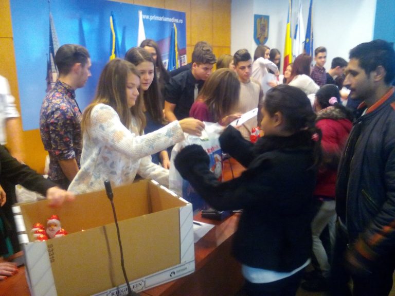 Joi a început campania „Hrănește un Zâmbet”, la Mediaș