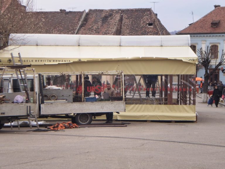 Au vrut să închidă terasele estivale din Mediaș la ora 22. Compromisul la care s-a ajuns