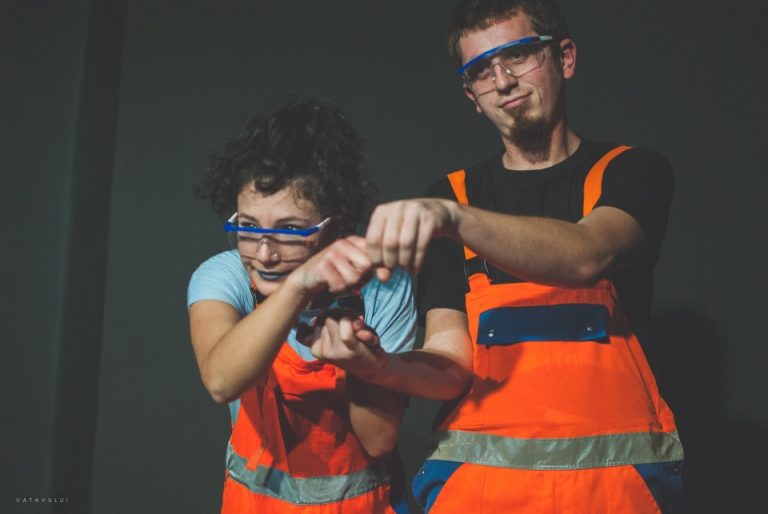 Teatrul Gong invită adolescenții la teatru