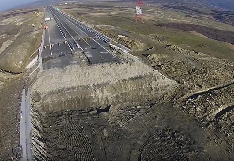 Nu circulăm pe autostradă de la sfârşitul lunii, termenul de finalizare a lucrărilor se decalează