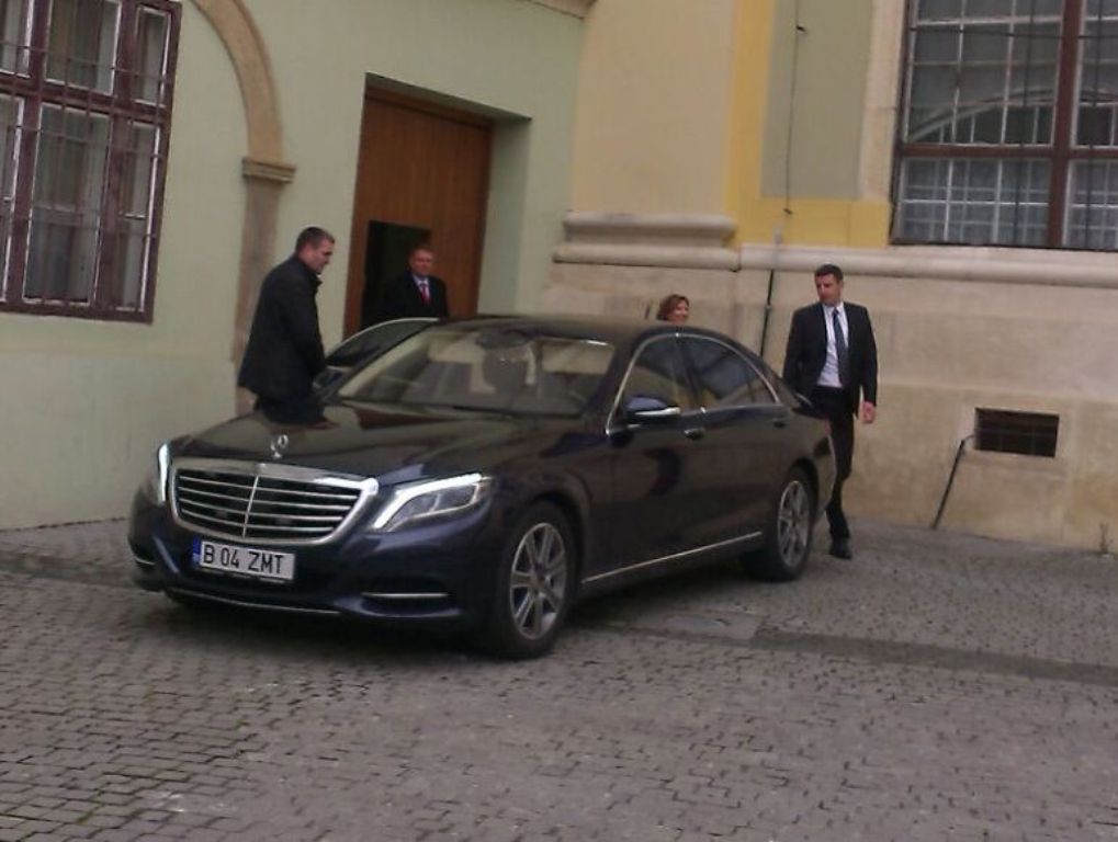 FOTO-VIDEO: Klaus Iohannis, la slujba de Paște la Sibiu