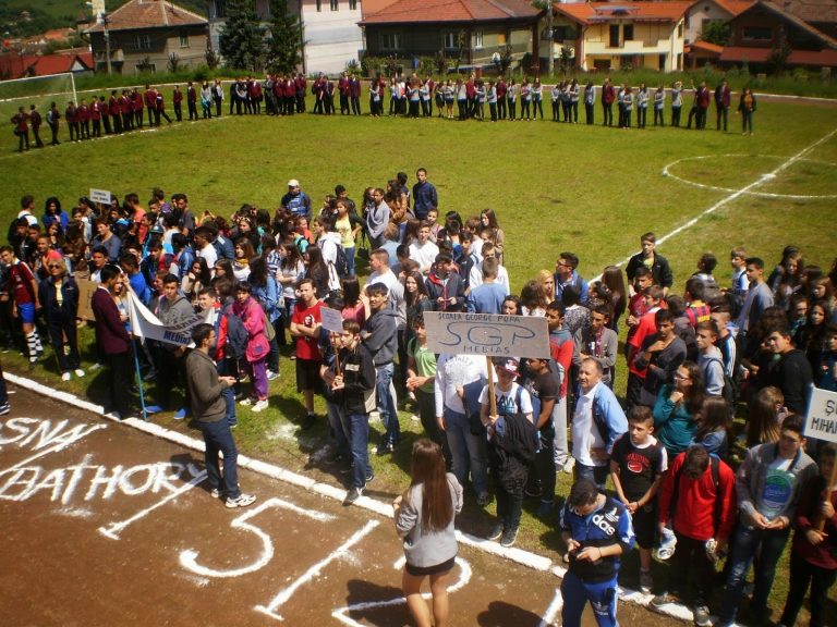 „Școala Altfel” 2025-2026: Temele obligatorii vor fi violența și consumul de substanțe. Activitățile vor fi semi-structurate, anunță Ministerul Educației