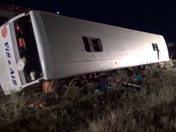 Accident grav între un autocar şi o maşină în Timiş. Planul roşu de intervenţie a fost activat