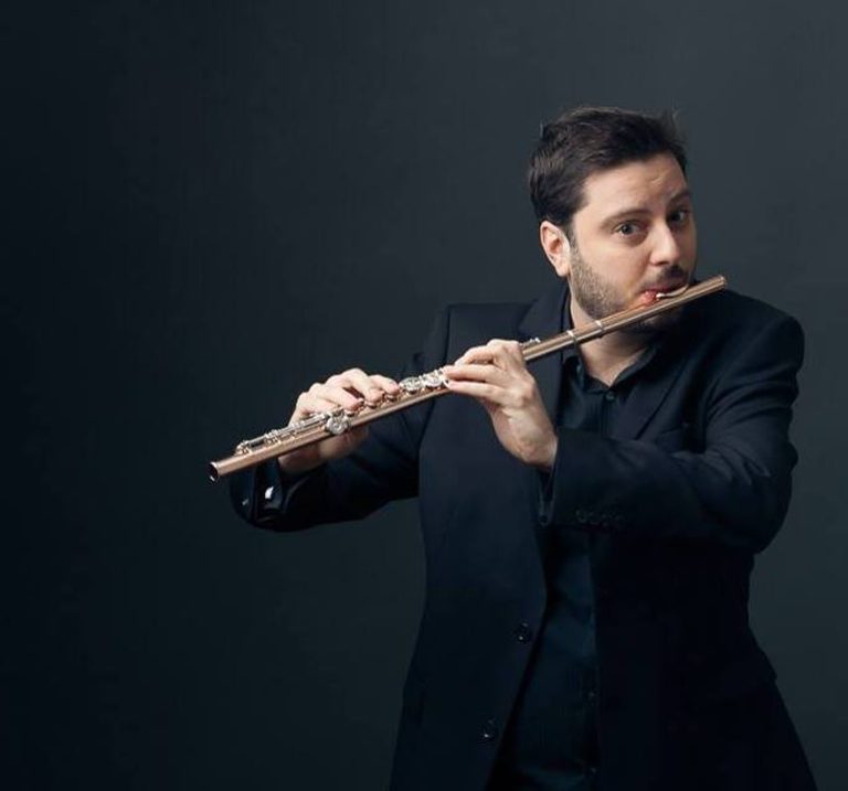 Ambasador al integrării – Flautistul Matei Ioachimescu concertează la Sala Thalia