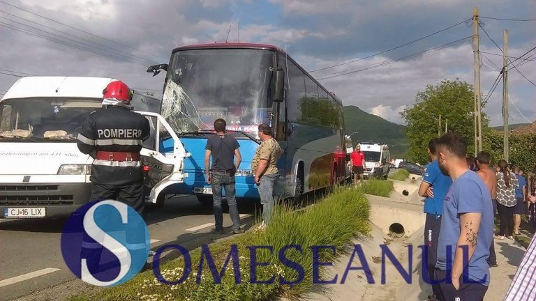 Autocarul echipei FCM Baia Mare, implicat într-un accident rutier după plecarea de la Mediaș