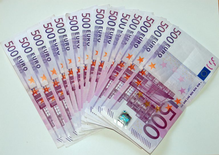 Bancnota de 500 de euro va ieşi din circulaţie