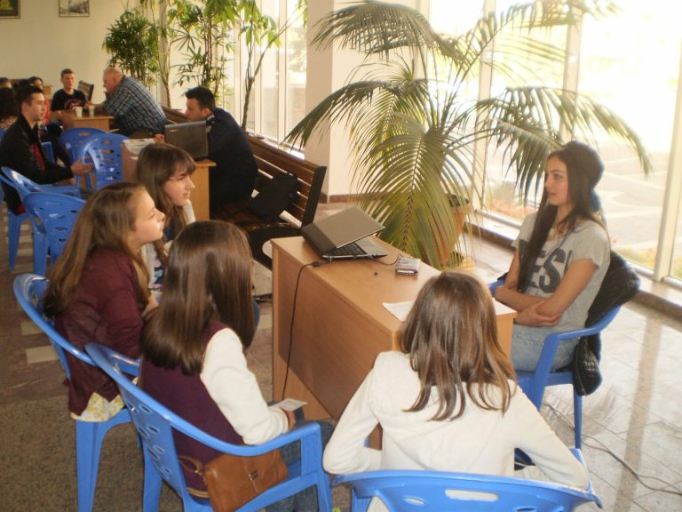 Mediașul va avea o Bibliotecă Vie. Cărțile „vorbesc” cu oamenii