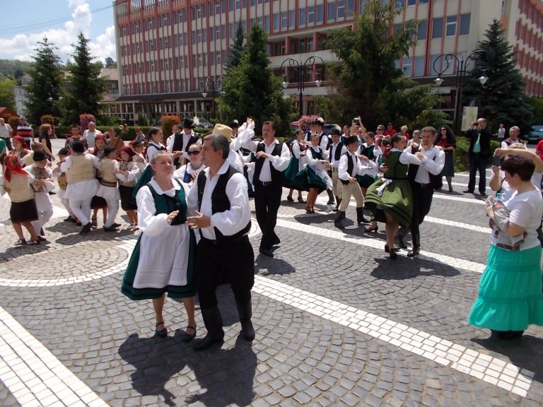 GALERIE FOTO: Maghiarii din Mediaș și din țară au petrecut la Festivalul de Dansuri Maghiare