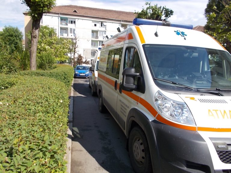 GALERIE FOTO – O medieșeancă și fiul ei, găsiți decedați în casă