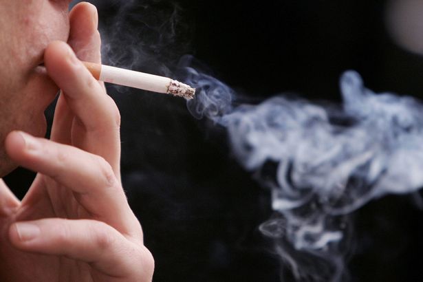 Țigări și alcool doar cu buletinul. Vânzătorii vor fi obligați să ceară actele de identitate cumpărătorilor pentru a verifica dacă au 18 ani