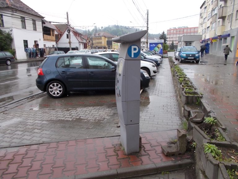 Peste 500 de locuri de parcare în zona centrală a Mediașului