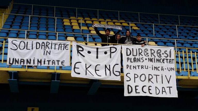 FOTO – Mesaje emoționante ale galeriei Gaz Metan Mediaș în memoria lui Patrick Ekeng