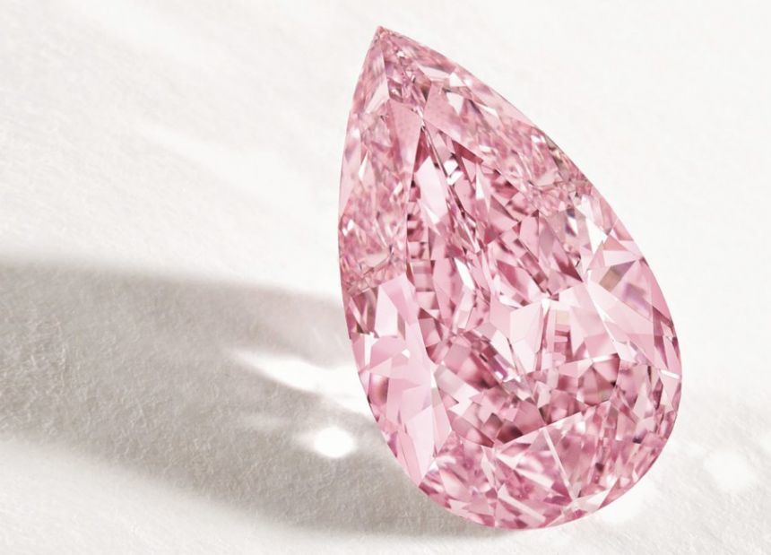 Record: Diamant roz în formă de pară, vândut cu 31,5 milioane de dolari