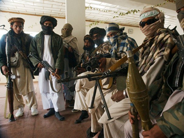 Unsprezece insurgenţi talibani, condamnaţi la moarte în Pakistan