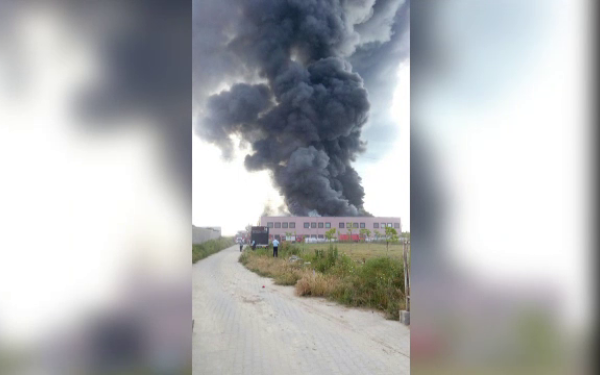 Incendiu pe 2.000 de metri patrati la o fabrica de incaltaminte din Jilava