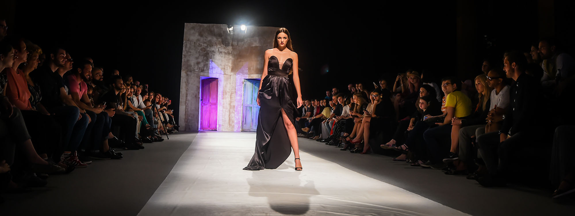 Peste 50 de designeri la Feeric Fashion Week Sibiu