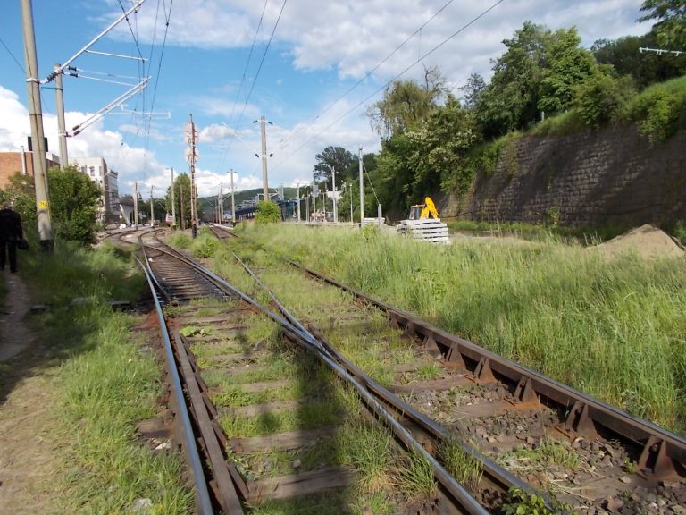 Au furat cablurile de semnalizare pentru trenurile din zona Mediaș