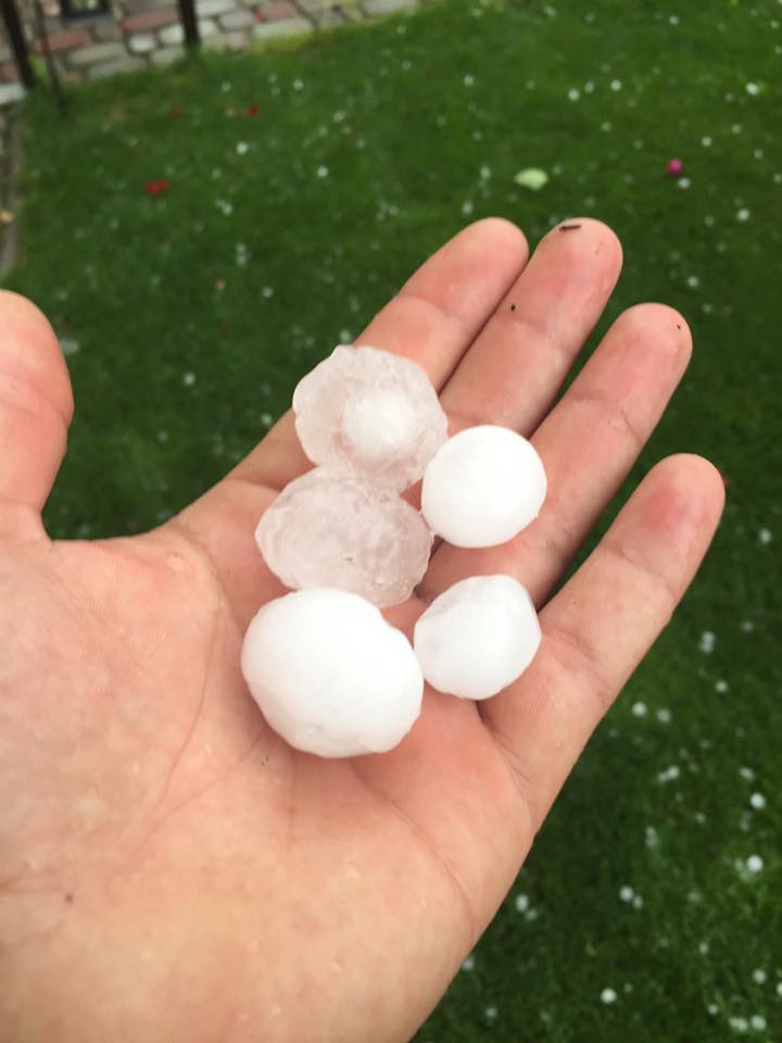 GALERIE FOTO – Grindina a făcut ravagii la Mediaș, Dumbrăveni și Bazna