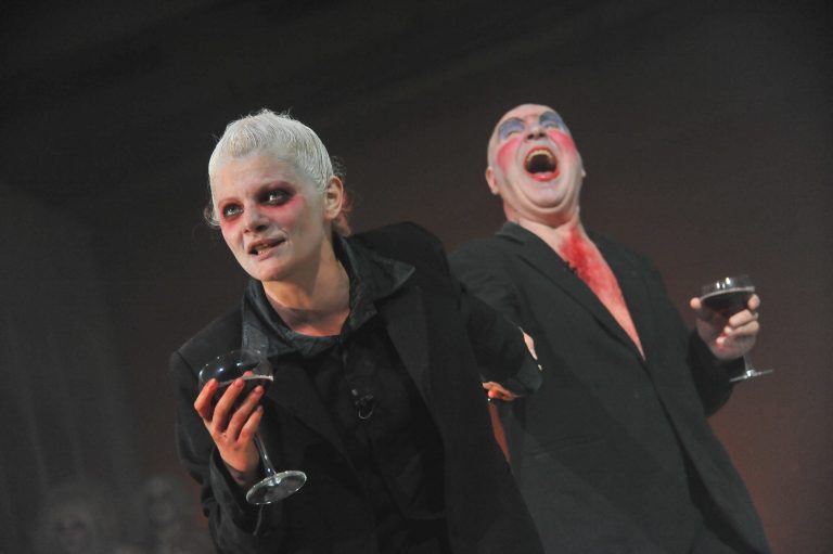 „Metamorfoze” și „Faust” se joacă toată vara la Fabrica de Cultură