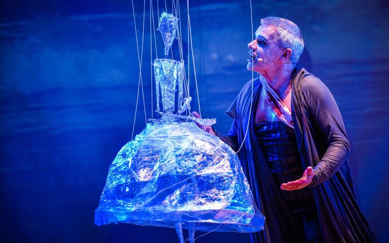 „Furtuna” – un spectacol în aer liber cu marionete