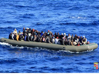 Peste 1.700 de persoane, salvate de la înec cu nave româneşti