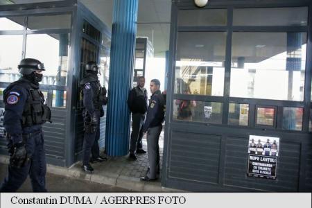 18 politisti din Vama Stamora-Moraviţa, retinuti