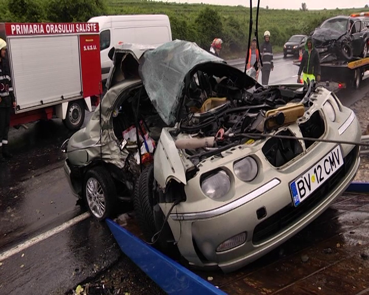 FOTO: O familie întreagă a ajuns la spital în urma accidentului de la Apoldu de Sus