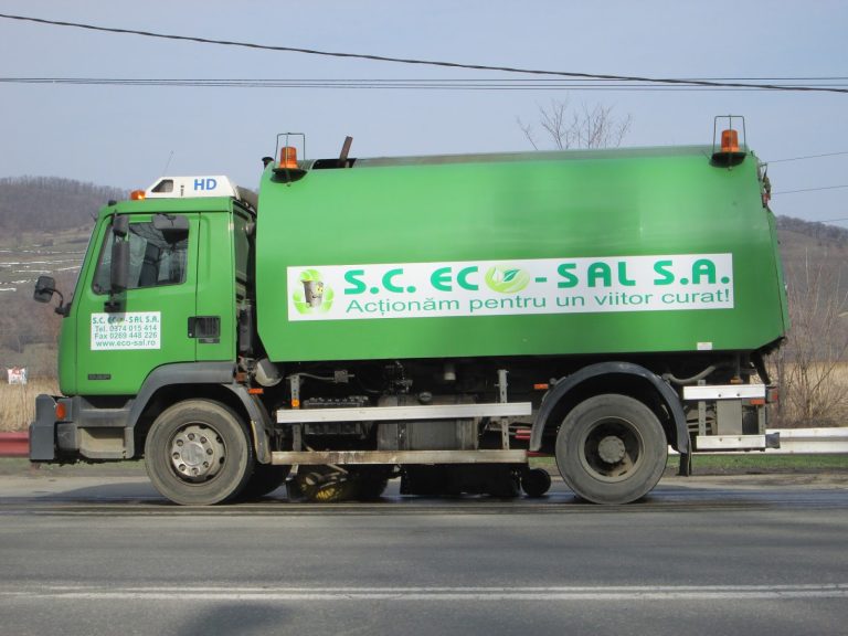 500 de lei amendă pentru medieșenii care nu își curăță mizeria din fața caselor