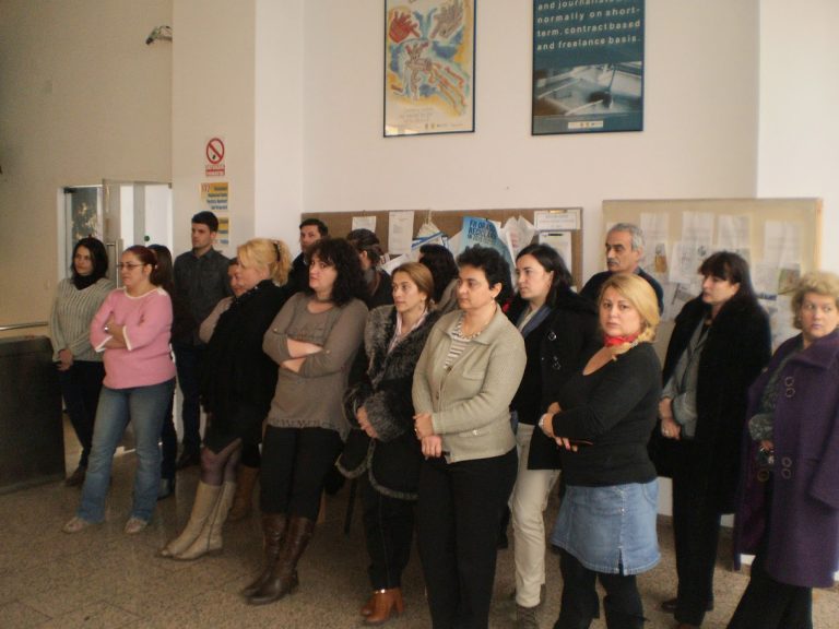 Angajații Primăriei Mediaș opresc marți lucrul