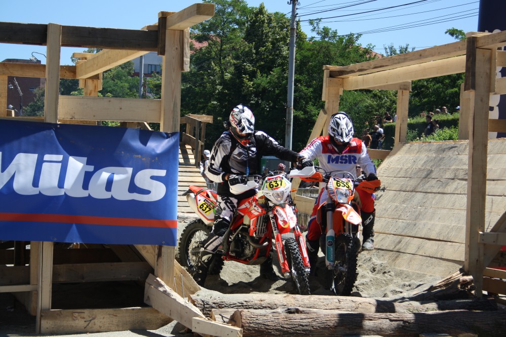 FOTO Red Bull Romaniacs a început cu Prologul în centrul oraşului