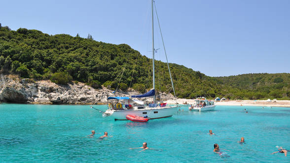 Plajele secrete ale Europei: Colturi nestiute de paradis din insulele grecesti