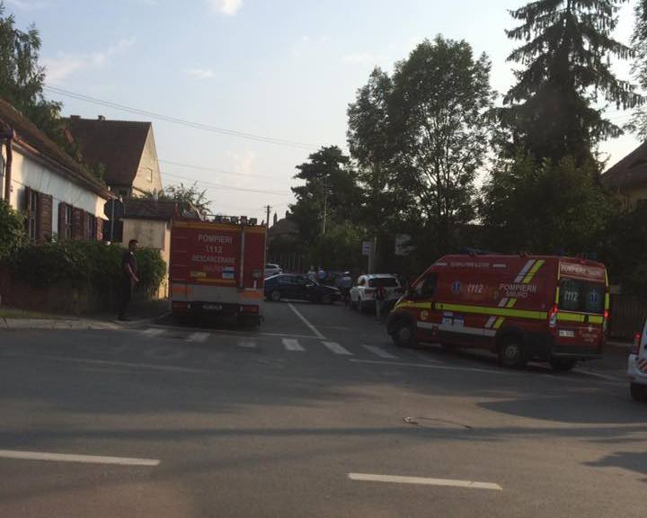 Accident grav pe strada Moldovei, o femeie a rămas încarcerată