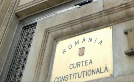 CCR a admis sesizarea președintelui privind Statutul aleșilor locali