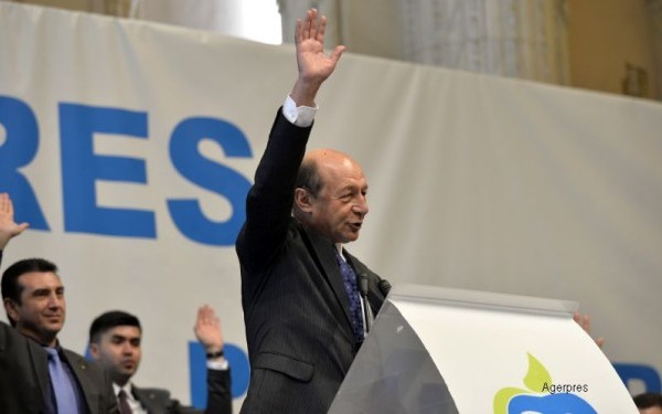 Traian Basescu, despre candidatura la presedintia Republicii Moldova: „Nici Romania nu este o tara usoara”