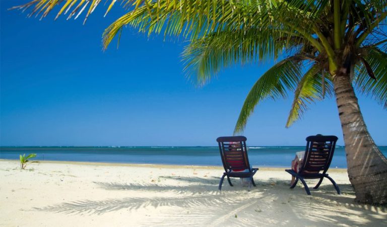 Elevii se întorc de astăzi la școală. Când începe vacanța de vară