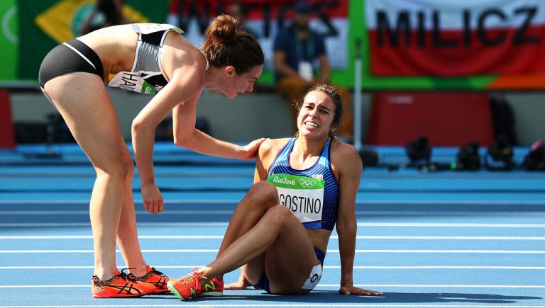 Două atlete care s-au ajutat reciproc în proba de 5.000 de metri de la Rio au fost admise în finală, printr-o decizie excepţională, pentru fair-play